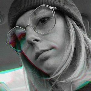 Meet your Posher, Viola